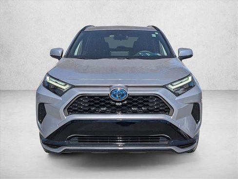 Used 2024 Toyota RAV4 SE image 2