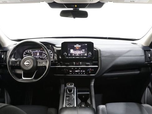 Used 2025 Nissan Pathfinder SV AWD/4WD image 13
