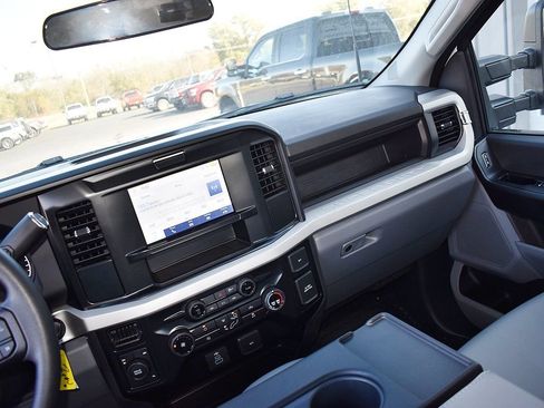 New 2025 Ford F250 XLT image 15