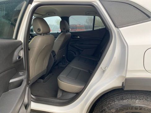 Used 2025 Chevrolet Trax ACTIV w/ Driver Confidence Package image 10