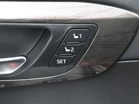 Used 2024 Toyota Highlander Platinum AWD/4WD image 17