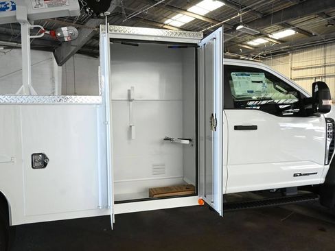 New 2026 Ford F600 2WD Regular Cab Super Duty w/ XL Chrome Package image 29
