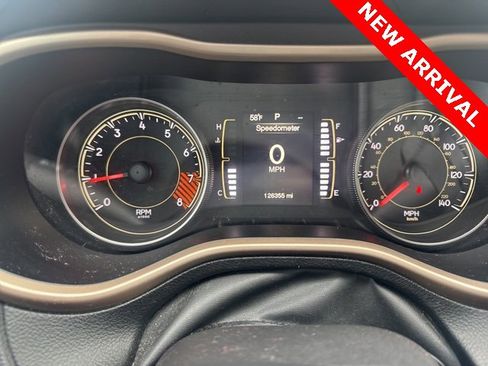 Used 2014 Jeep Cherokee Latitude w/ Comfort/Convenience Group image 10