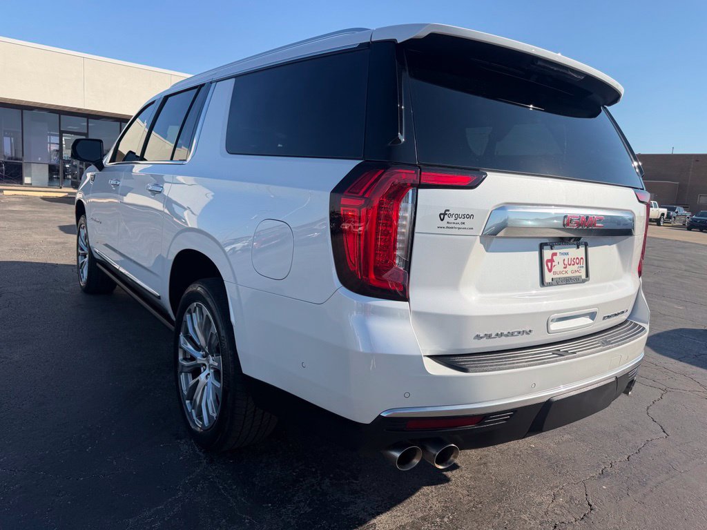 Used 2023 GMC Yukon XL Denali w/ Denali Reserve Package AWD/4WD image 14