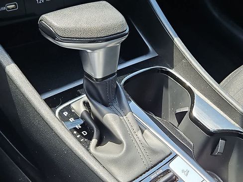Used 2024 Hyundai Santa Cruz SE AWD/4WD image 14