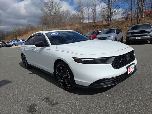 Used 2025 Honda Accord Sport image 8