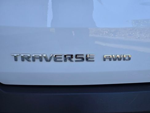 Used 2022 Chevrolet Traverse LT AWD/4WD image 38