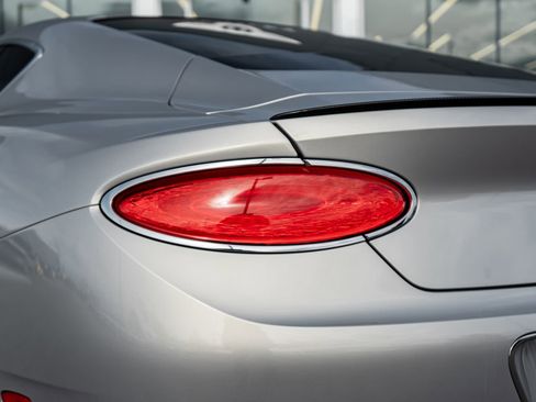 Used 2023 Bentley Continental GT Azure image 12