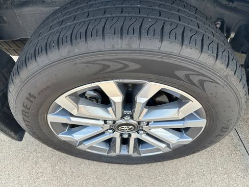 Used 2025 Toyota 4Runner Limited RWD image 21