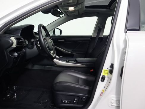Used 2017 Lexus IS 200t RWD image 10