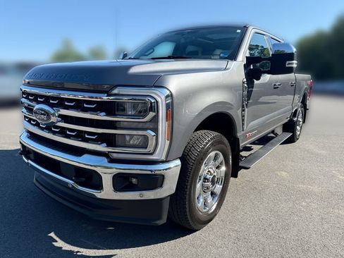 Certified 2025 Ford F350 Lariat w/ Lariat Ultimate Package AWD/4WD image 4