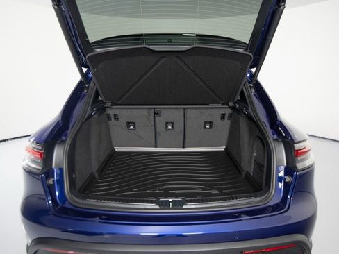 New 2026 Porsche Macan S image 40