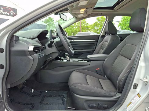 Certified 2023 Nissan Altima 2.5 SV w/ SV Premium Package FWD image 12