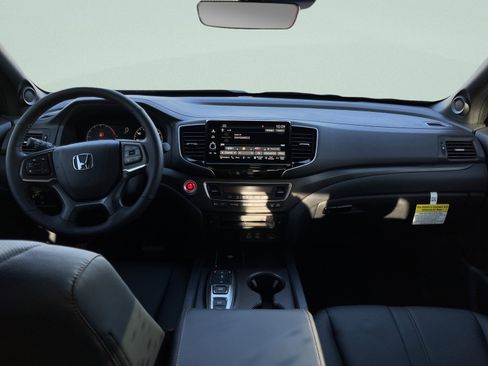 Used 2025 Honda Ridgeline TrailSport image 24
