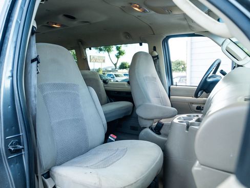 Used 2006 Ford E-350 and Econoline 350 XL RWD image 21