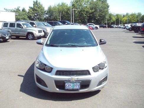 Used 2016 Chevrolet Sonic LT FWD image 8
