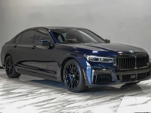 Used 2022 BMW 750i xDrive w/ Luxury Rear Seating Package AWD/4WD image 10
