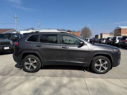 Used 2019 Jeep Cherokee Limited AWD/4WD image 4