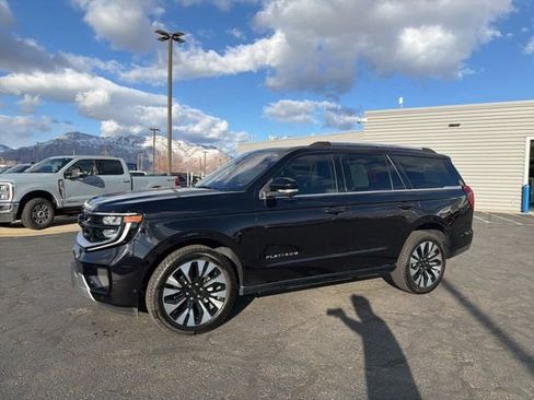 Used 2025 Ford Expedition Platinum w/ Driver's Package image 14