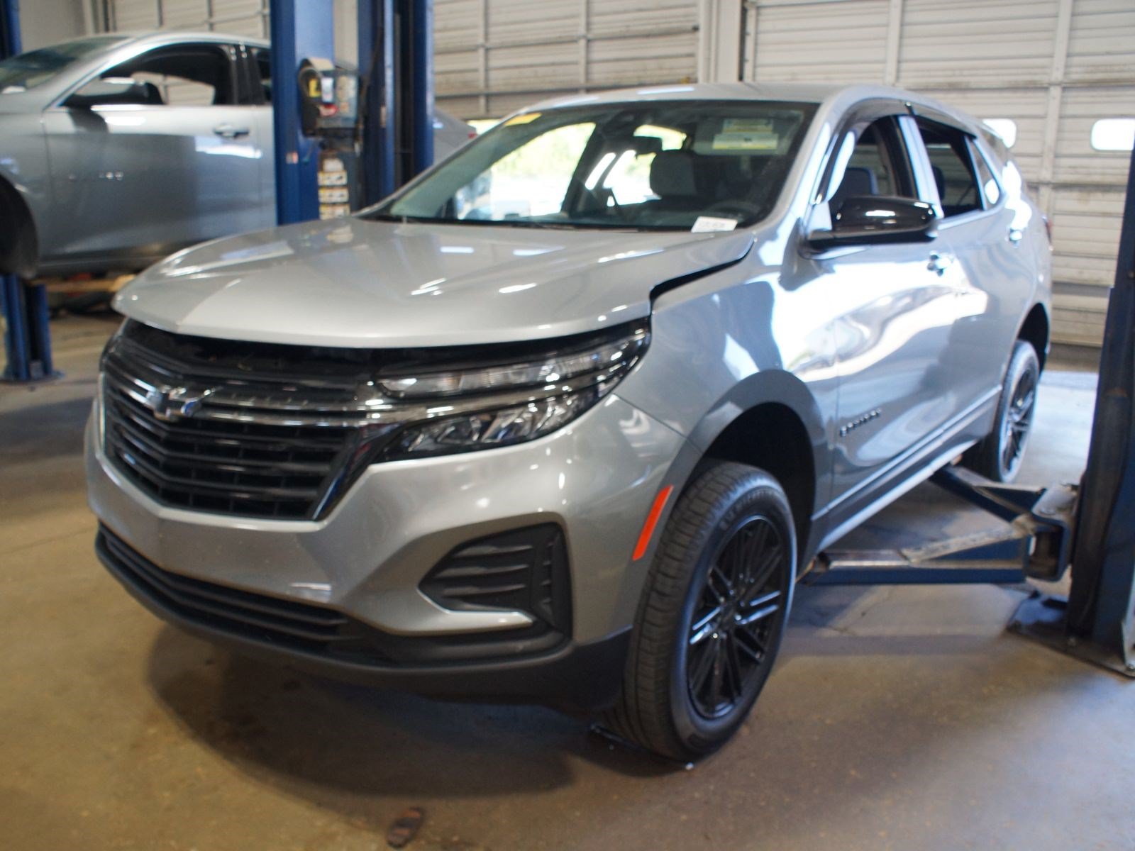 Used 2024 Chevrolet Equinox LS w/ LS Convenience Package FWD image 1