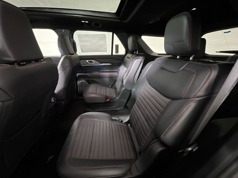 New 2026 Ford Explorer ST-Line w/ ST-Line Street Pack AWD/4WD image 25