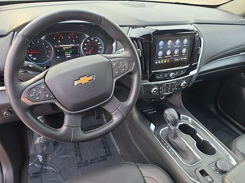 Used 2023 Chevrolet Traverse LT AWD/4WD image 9