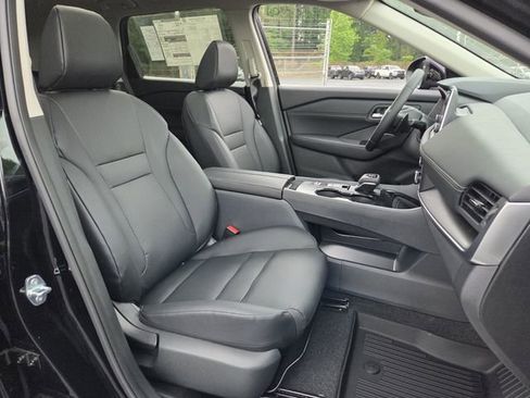 New 2026 Nissan Rogue SV FWD image 13