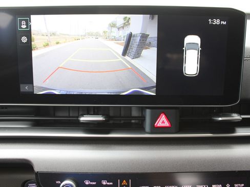 New 2026 Kia Carnival EX FWD image 53