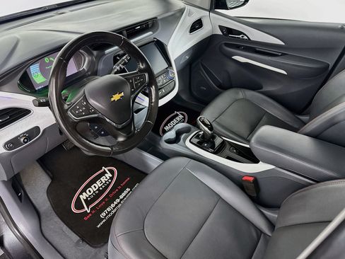 Used 2019 Chevrolet Bolt Premier w/ Infotainment Package FWD image 8