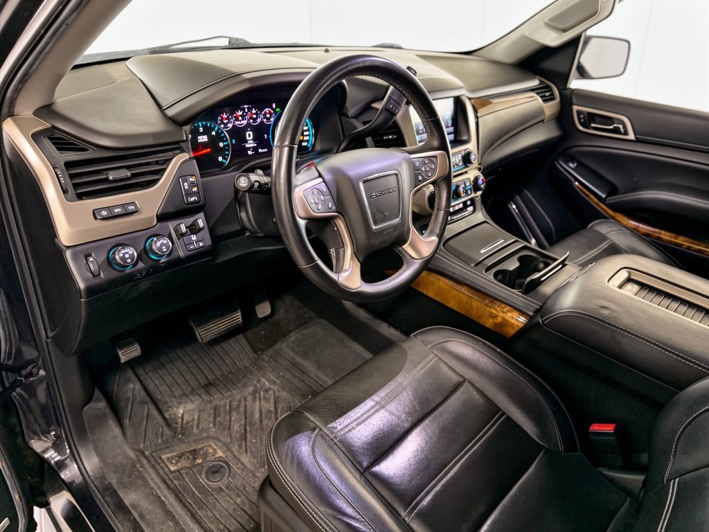 Used 2017 GMC Yukon Denali w/ Open Road Package AWD/4WD image 4