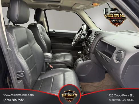 Used 2017 Jeep Patriot High Altitude AWD/4WD image 18