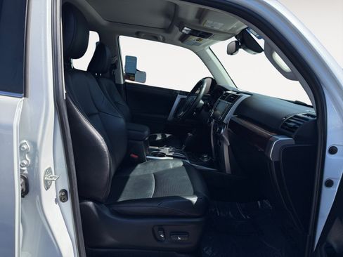 Used 2024 Toyota 4Runner Limited AWD/4WD image 19