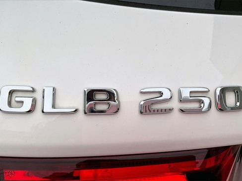 Certified 2022 Mercedes-Benz GLB 250 GLB 250 image 33