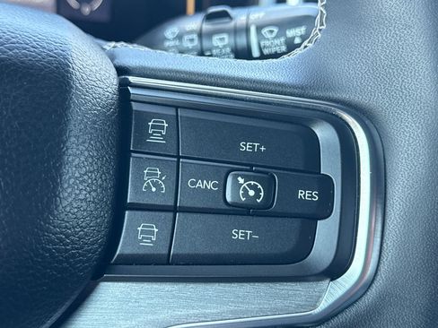 Used 2024 Jeep Wagoneer Series II AWD/4WD image 29