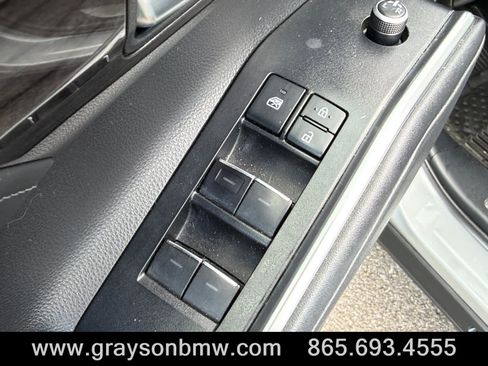 Used 2021 Toyota Highlander Platinum FWD image 15