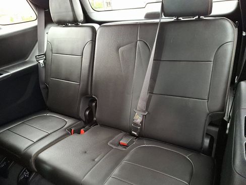 Used 2021 Chevrolet Traverse LT image 10