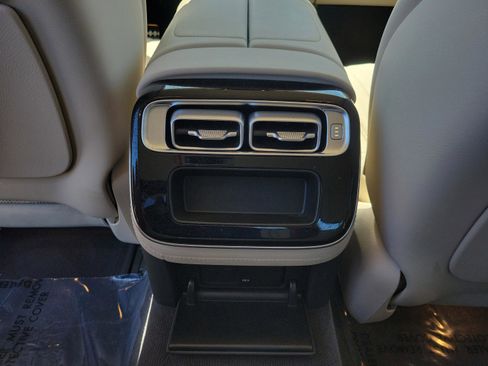 Certified 2022 Mercedes-Benz S 500 4MATIC image 11
