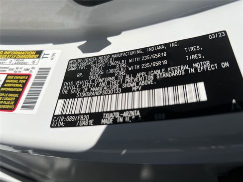 Used 2023 Toyota Highlander LE FWD image 35
