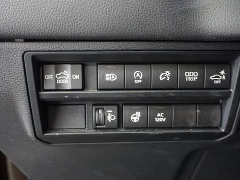 Used 2023 Toyota Tundra Limited AWD/4WD image 8