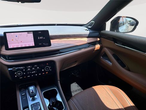 Certified 2025 INFINITI QX60 Autograph w/ Cargo Package image 15