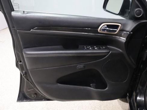 Used 2015 Jeep Grand Cherokee Overland w/ Advanced Technology Group image 14