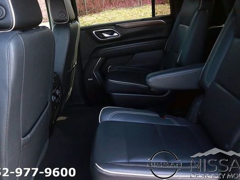 Used 2023 Chevrolet Suburban Premier image 15