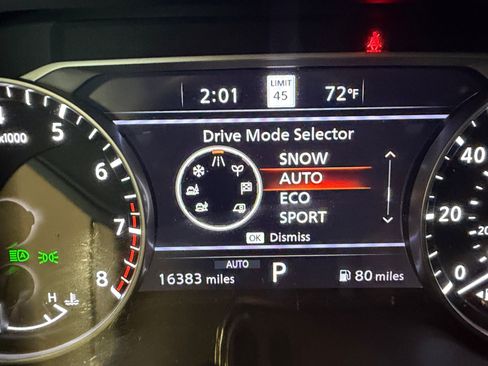 Used 2025 Nissan Pathfinder SL AWD/4WD image 42