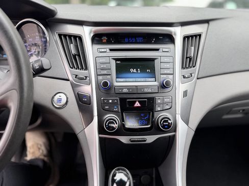 Used 2014 Hyundai Sonata Hybrid FWD image 15