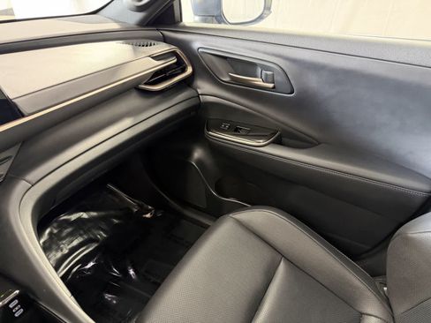 Used 2025 Toyota Crown Platinum AWD/4WD image 22