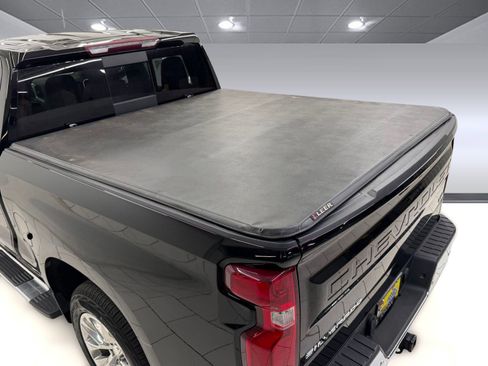 Used 2021 Chevrolet Silverado 1500 LTZ w/ LTZ Premium Package AWD/4WD image 20
