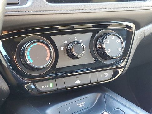 Used 2021 Honda HR-V Sport image 28