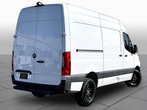 Used 2022 Mercedes-Benz Sprinter 3500 image 12