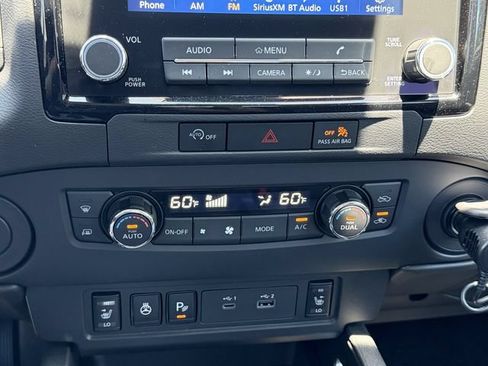 Used 2024 Nissan Frontier SV w/ SV Convenience Package RWD image 17
