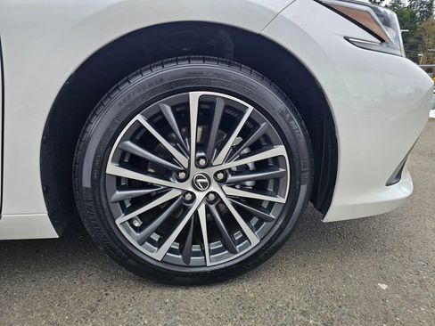 Used 2023 Lexus ES 250 w/ Premium Package image 10